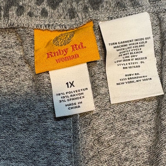 Ruby Rd. Grey Leopard Print pull on pants 1x - Picture 6 of 6
